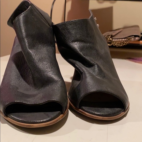 Steve Madden Black Nonstp Booties Sz. 38/7.5 - Picture 4 of 4